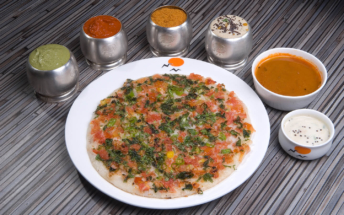 Onion Tomato Capsicum Uttapam